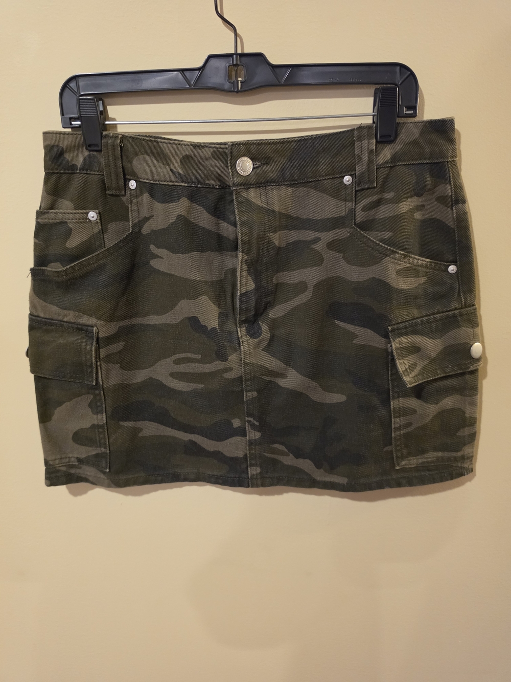Camo Utility Mini Skirt - Olive Green